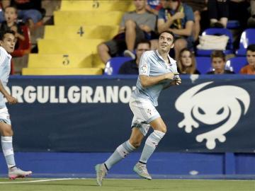 Iago Aspas celebra su gol con el Celta