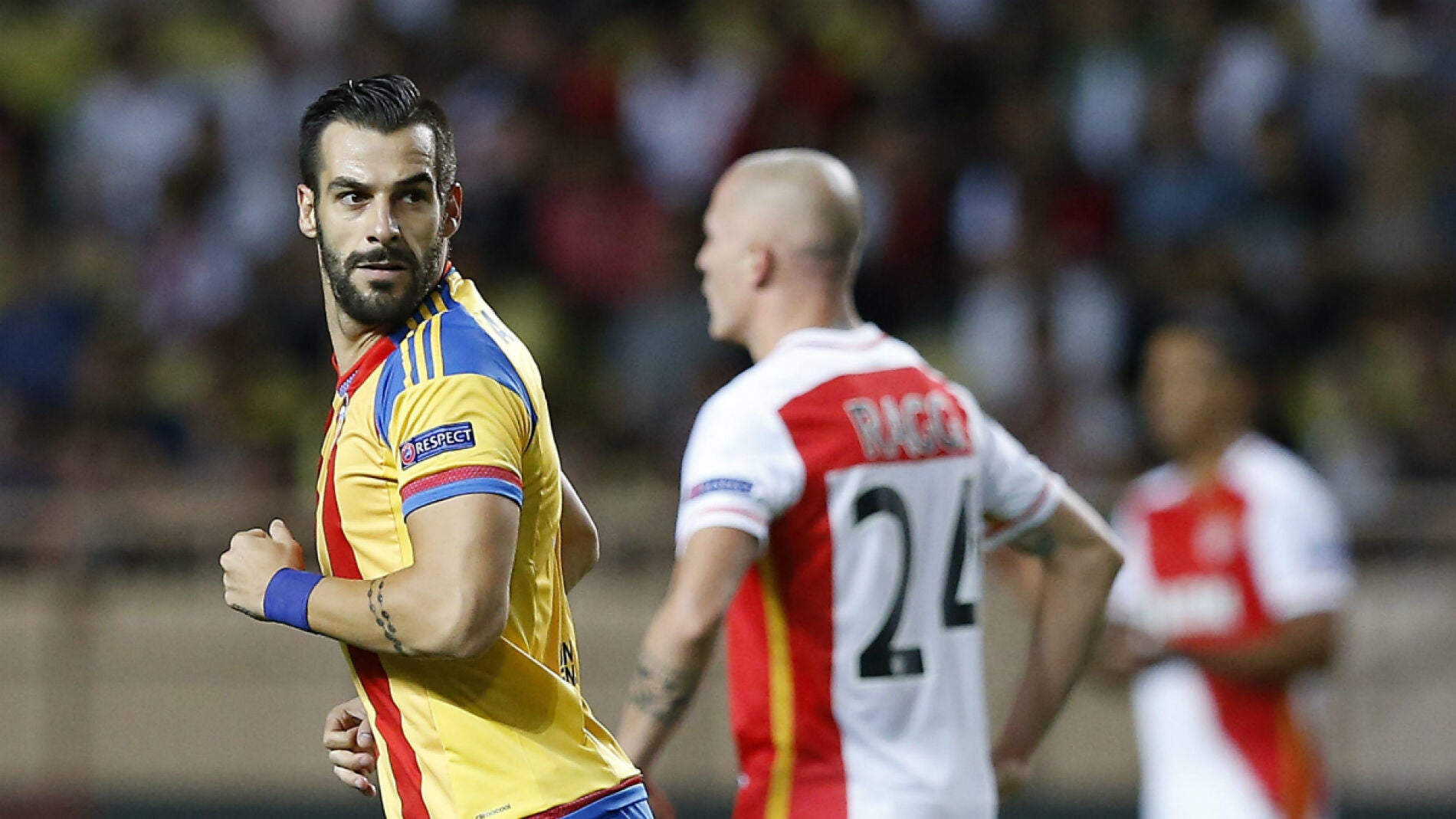 Negredo y Raggi, goleadores del partido