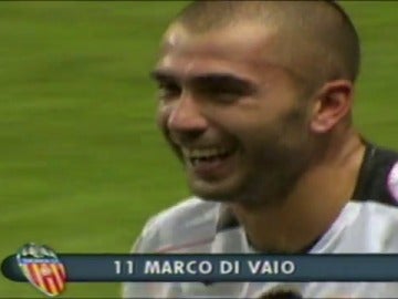 Marco Di Vaio celebra su gol en la Supercopa de Europa