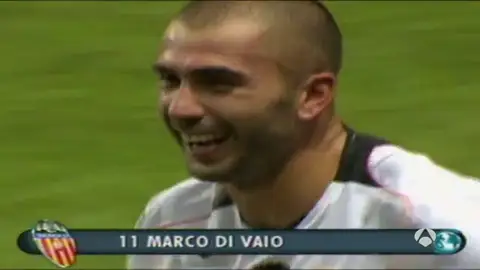 Marco Di Vaio celebra su gol en la Supercopa de Europa Marco Di Vaio celebra su gol en la Supercopa de Europa