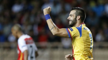 Negredo celebra su gol contra el Mónaco
