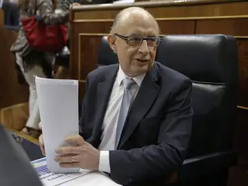 Cristobal Montoro comparece en el Congreso. Cristobal Montoro comparece en el Congreso.
