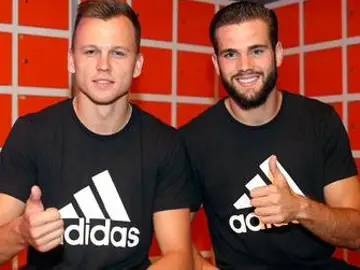 Cheryshev y Nacho en un acto promocional Cheryshev y Nacho en un acto promocional