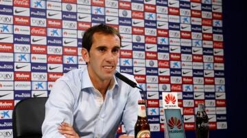 Godín en rueda de prensa