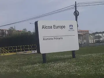 Entrada a la planta de Alcoa en Avilés Entrada a la planta de Alcoa en Avilés
