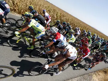 El pelotón, durante la quinta etapa de la Vuelta El pelotón, durante la quinta etapa de la Vuelta