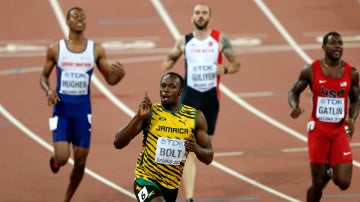 Bolt, tras ganar los 200 metros en Pekín