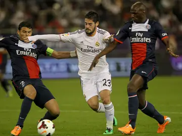 Isco, intentando driblar a Thiago Silva Isco, intentando driblar a Thiago Silva