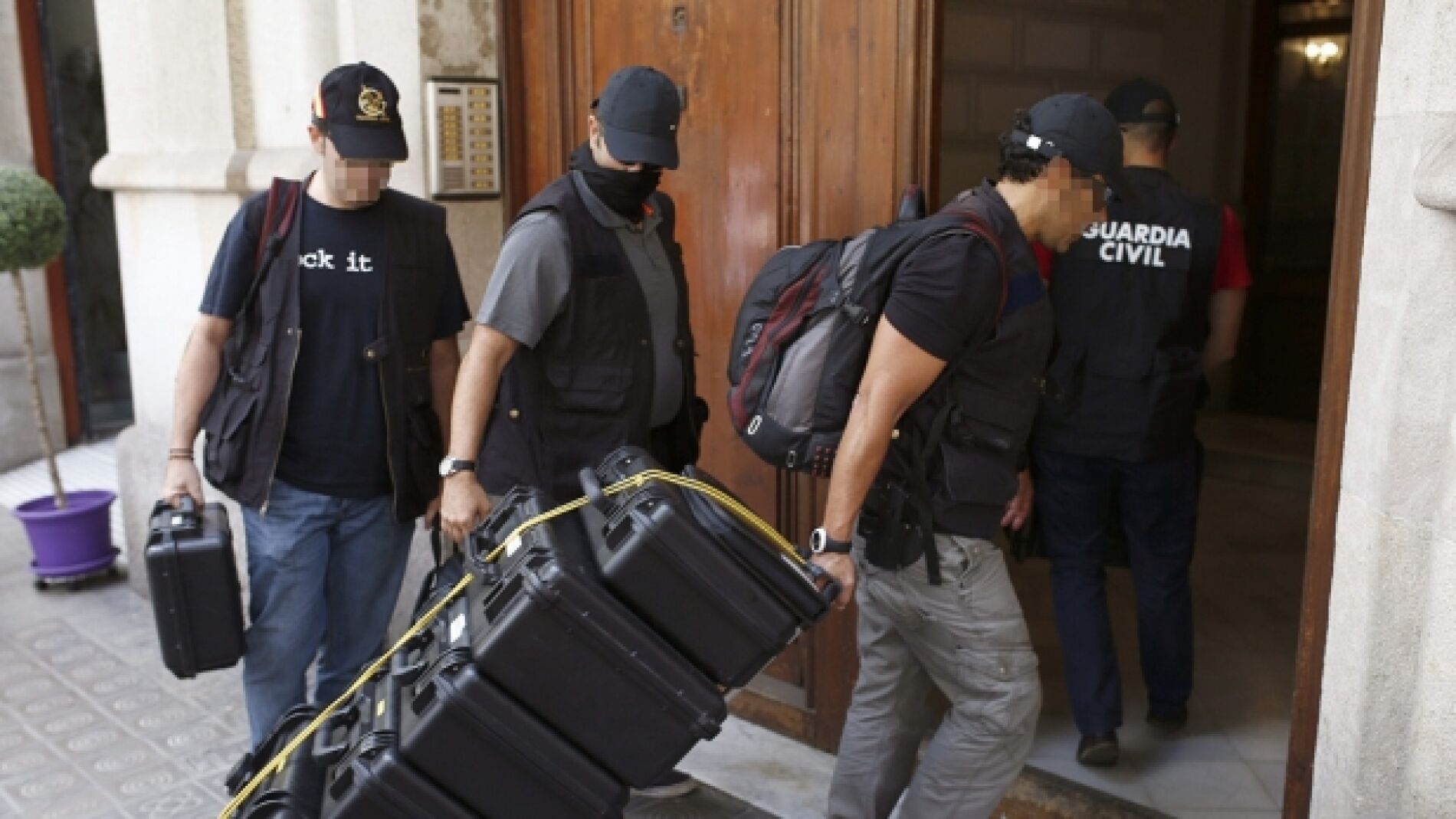 La Guardia Civil registra la fundaci&oacute;n de CDC por un presunto caso de corrupci&oacute;n