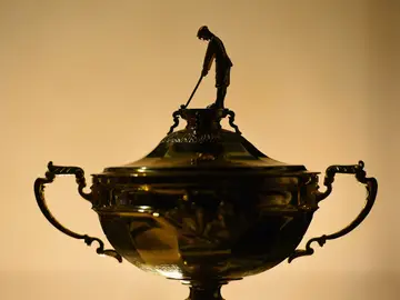 El trofeo de la Ryder Cup El trofeo de la Ryder Cup
