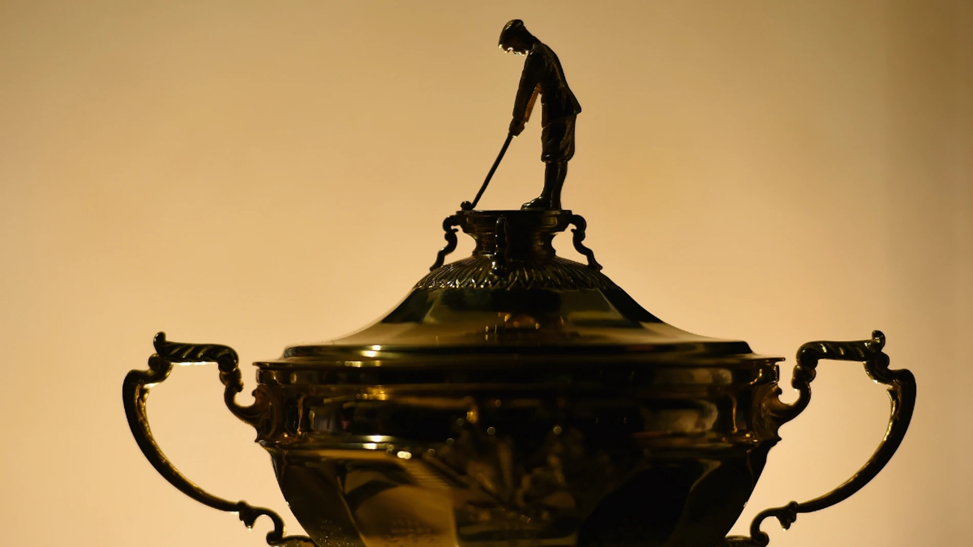 El trofeo de la Ryder Cup El trofeo de la Ryder Cup