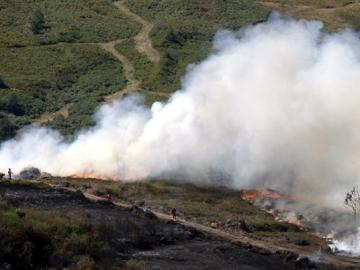 Uno de los focos del incendio declarado este jueves en Valderredible.