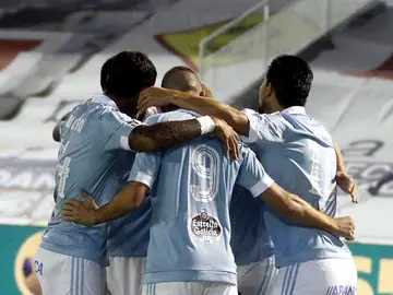 Los jugadores del Celta celebran el gol de Nolito Los jugadores del Celta celebran el gol de Nolito