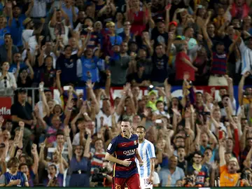 Vermaelen celebra su gol ante el delirio del Camp Nou Vermaelen celebra su gol ante el delirio del Camp Nou