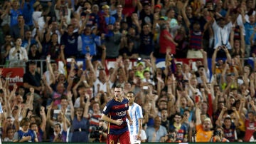 Vermaelen celebra su gol ante el delirio del Camp Nou