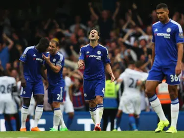 Los jugadores del Chelsea se lamentan Los jugadores del Chelsea se lamentan