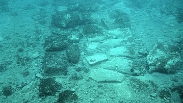 Parte de la fortificación descubierta bajo el mar Egeo