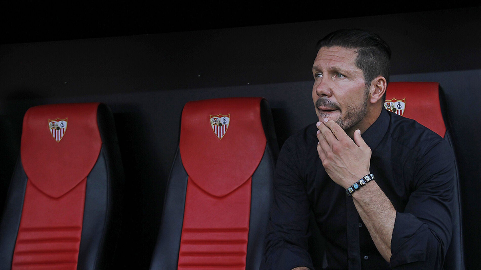 Simeone, antes del comienzo del partido contra el Sevilla