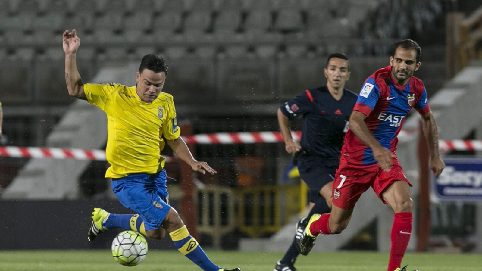 Las Palmas y Levante se reparten los puntos en un partido sin pólvora