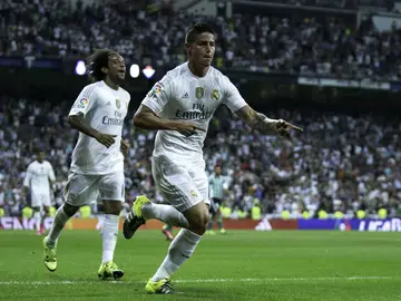 James Rodríguez celebra un gol frente al Betis James Rodríguez celebra un gol frente al Betis