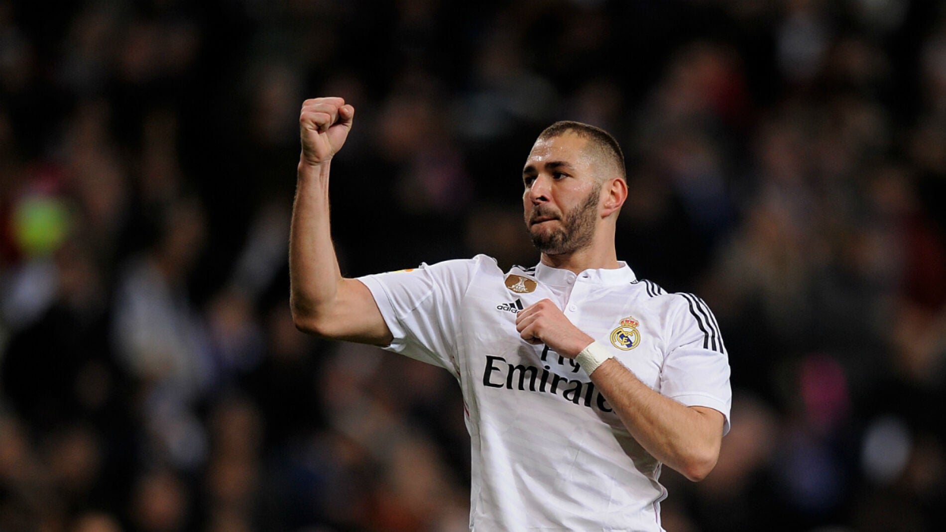 Benzema celebra un gol