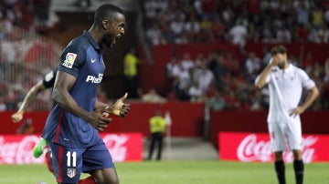 Jackson Martínez celebra un gol