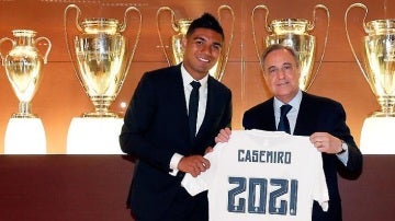 Casemiro con el dorsal 2021, fecha de su renovación