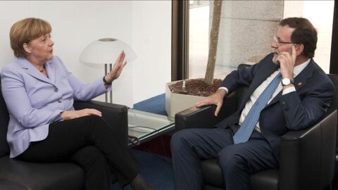 El presidente del Gobierno espa&ntilde;ol Mariano Rajoy junto a la Canciller alemana Angela Merkel