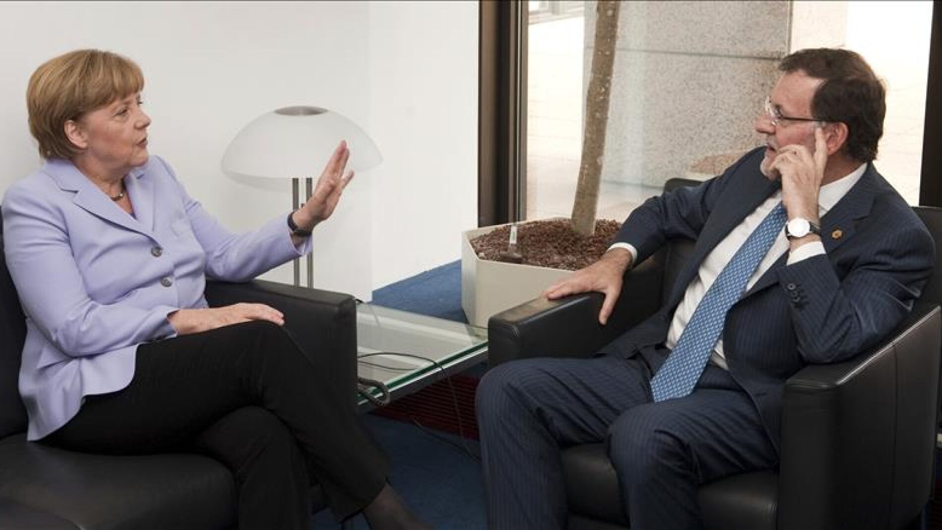 El presidente del Gobierno espa&ntilde;ol Mariano Rajoy junto a la Canciller alemana Angela Merkel