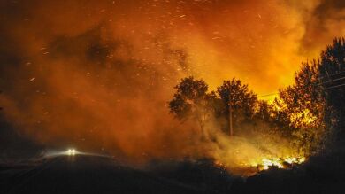 Los incendios en Ourense siguen activos y arrasan más de 2.000 hectáreas 