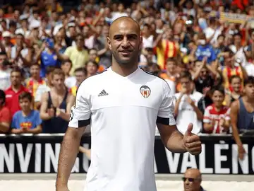 Abdennour en su presentación con el Valencia Abdennour en su presentación con el Valencia