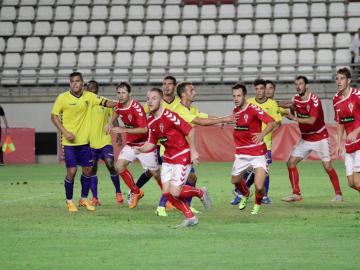 Partido entre el Real Murcia y el Cádiz