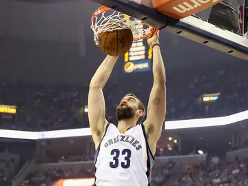 Marc Gasol realiza un mate con los Grizzlies Marc Gasol realiza un mate con los Grizzlies