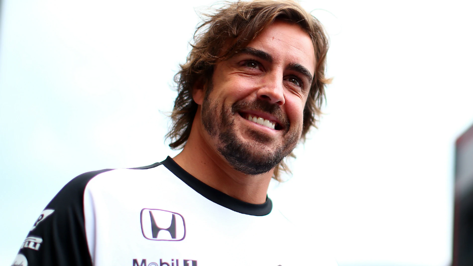 Fernando Alonso sonríe