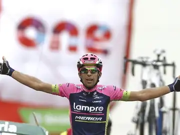 Nelson Oliveira llega a meta en la decimotercera etapa de la Vuelta Nelson Oliveira llega a meta en la decimotercera etapa de la Vuelta