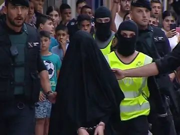 Detenida en Gandía una joven que se disponía a unirse a Estado Islámico en Siria Detenida en Gandía una joven que se disponía a unirse a Estado Islámico en Siria