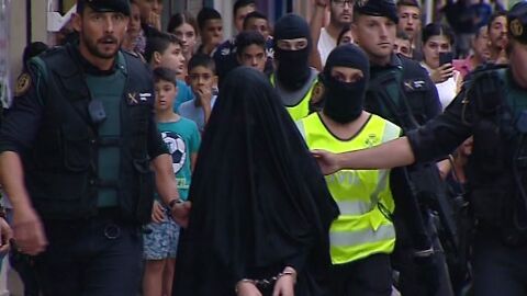 Detenida en Gand&iacute;a una joven que se dispon&iacute;a a unirse a Estado Isl&aacute;mico en Siria