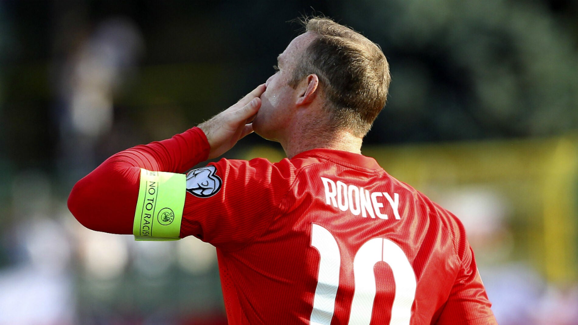 Rooney celebra un gol con Inglaterra