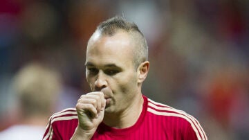 Andrés Iniesta marca gol frente a Eslovaquia