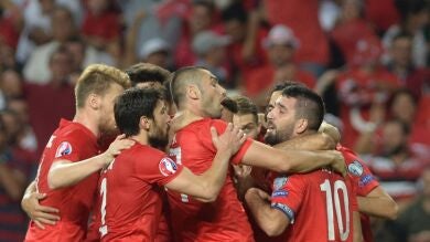 Turquía deja a Holanda al borde del abismo