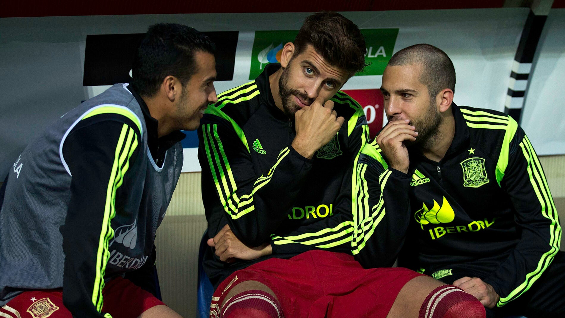 Gerard Piqu&eacute;, junto a Jordi Alba y Pedro Rodr&iacute;guez