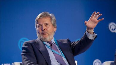 Méndez de Vigo y Miguel Cardenal defienden a Piqué