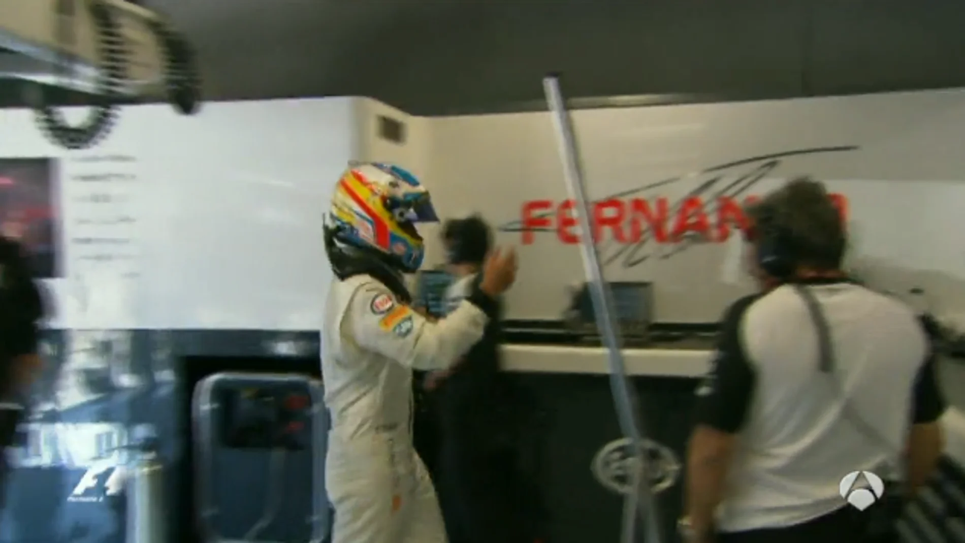 Fernando Alonso, enfadado tras su abandono en Monza