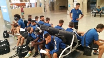 La expedici&oacute;n del C&aacute;diz espera para tomar un vuelo
