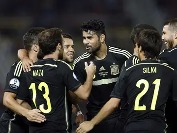 Los jugadores de España celebran el gol de Juan Mata Los jugadores de España celebran el gol de Juan Mata