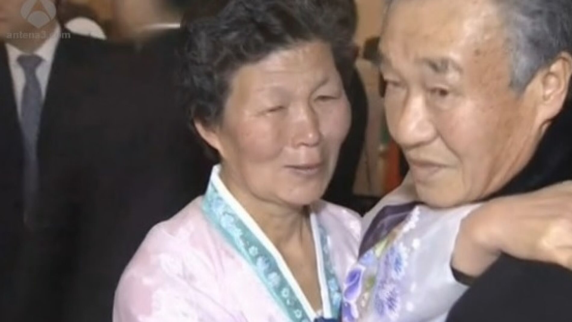 Reuni&oacute;n de familias separadas por la Guerra de Corea