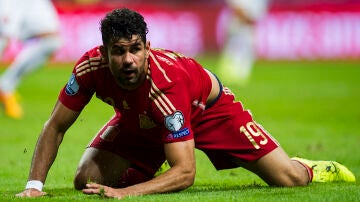 Diego Costa durante una jugada del partido