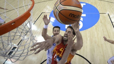 Pau Gasol supera a 'Epi' como máximo anotador de España en la historia del Eurobasket