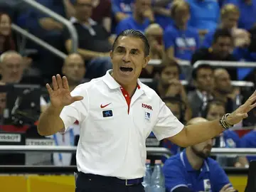 El seleccionador nacional Sergio Scariolo durante el partido El seleccionador nacional Sergio Scariolo durante el partido