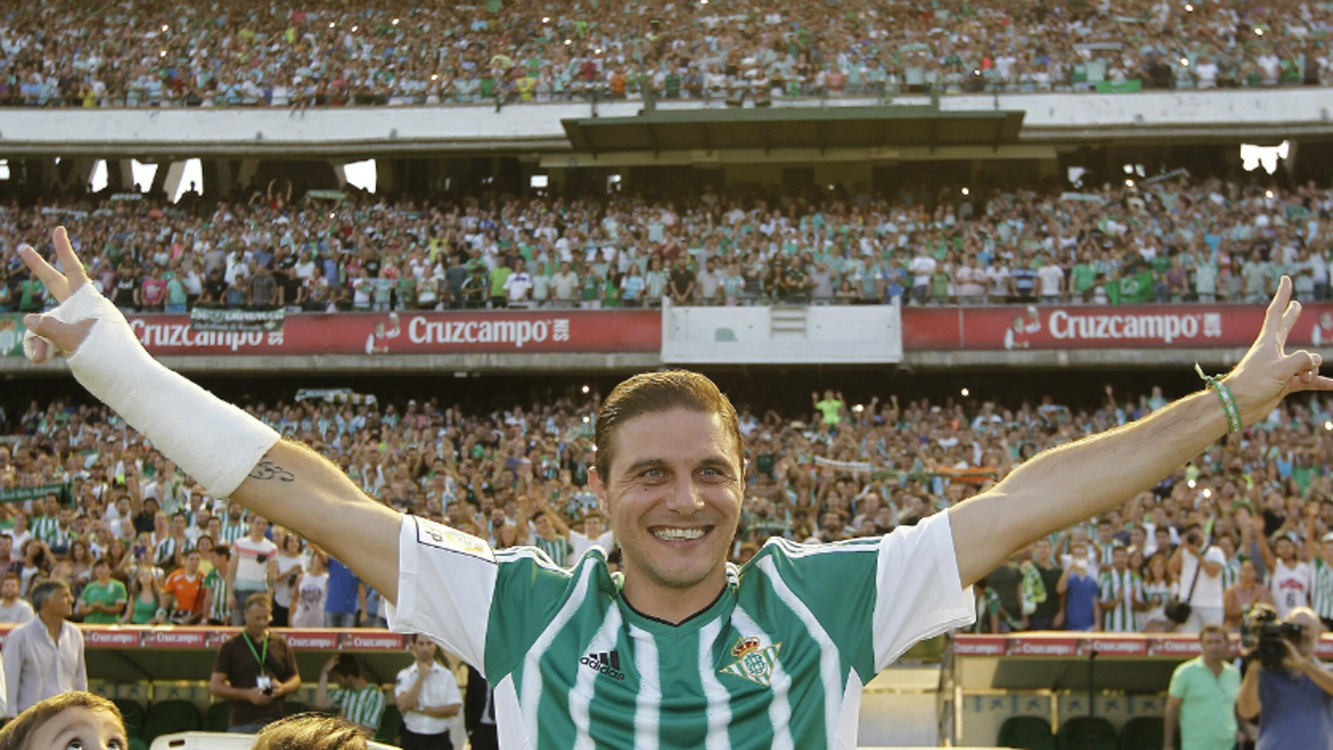 Joaquín, durante su presentación con el Betis Joaquín, durante su presentación con el Betis